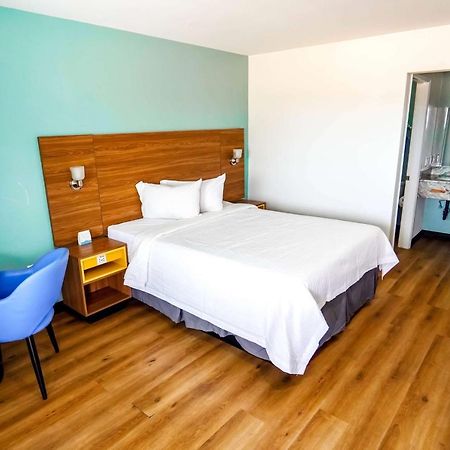 Beyond Stay Hotel Victorville Downtown Dış mekan fotoğraf