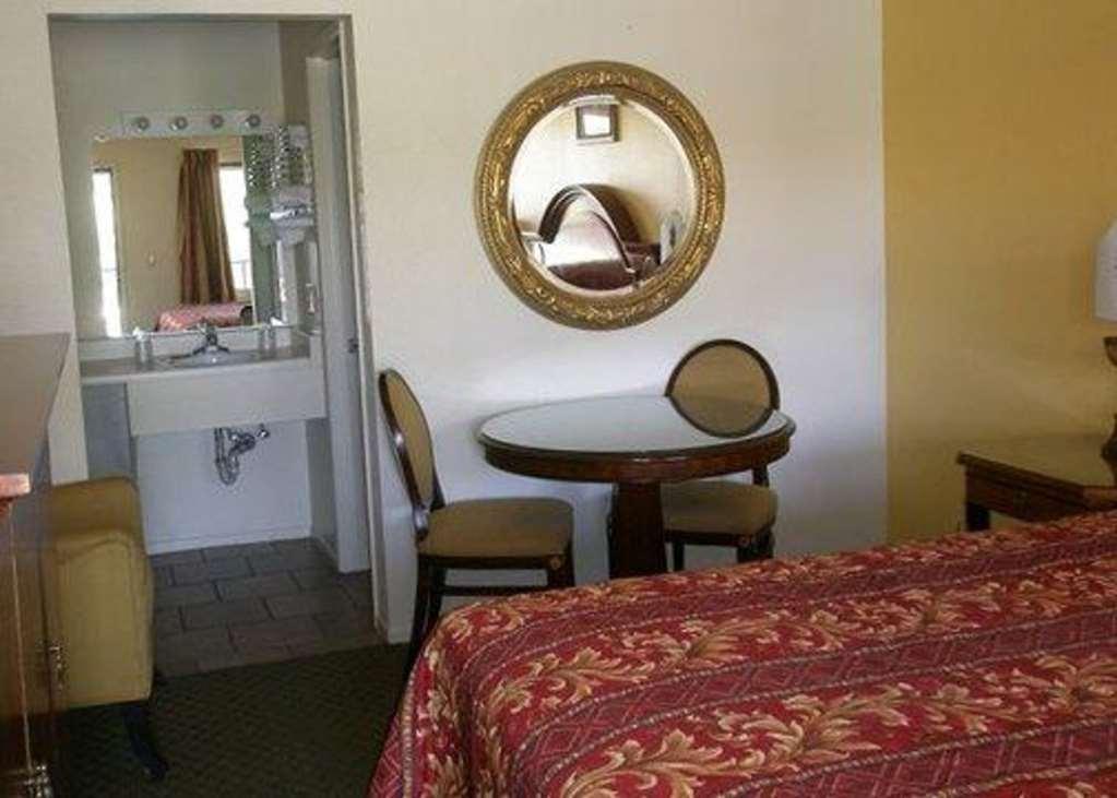 Beyond Stay Hotel Victorville Downtown Oda fotoğraf