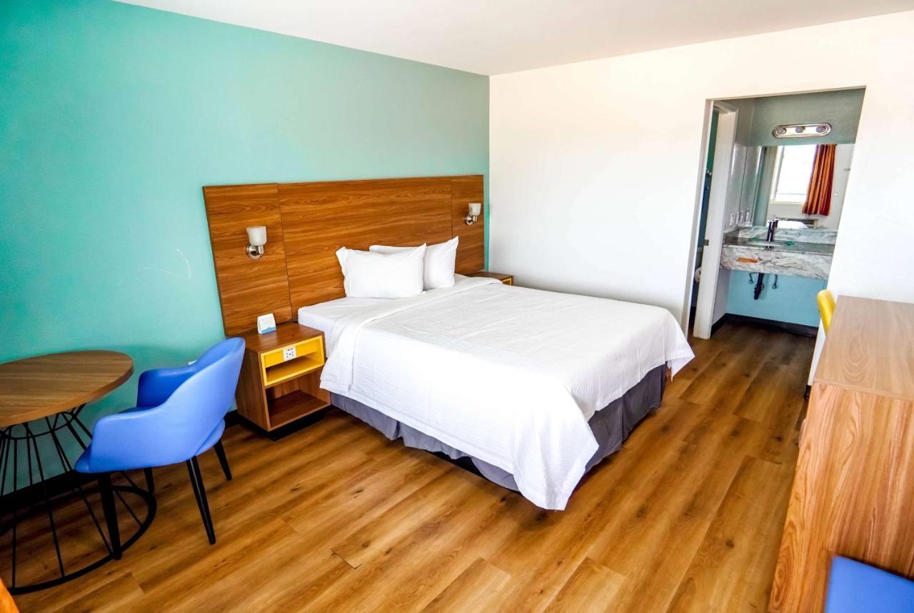 Beyond Stay Hotel Victorville Downtown Dış mekan fotoğraf
