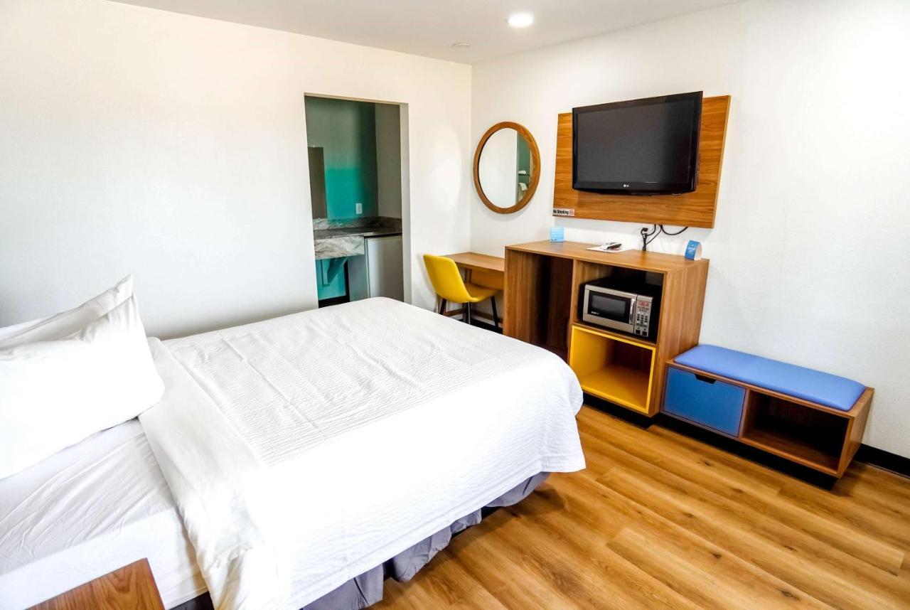 Beyond Stay Hotel Victorville Downtown Dış mekan fotoğraf
