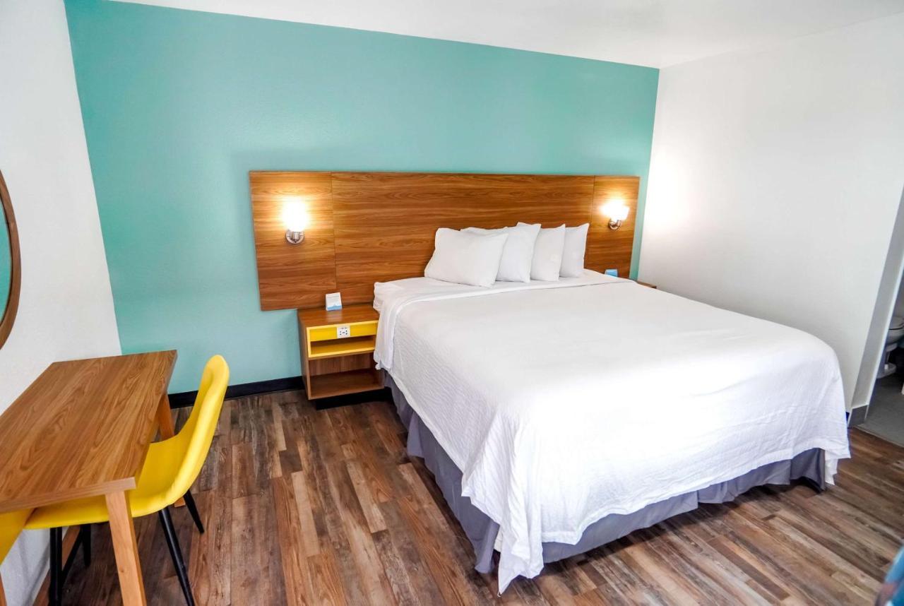 Beyond Stay Hotel Victorville Downtown Dış mekan fotoğraf